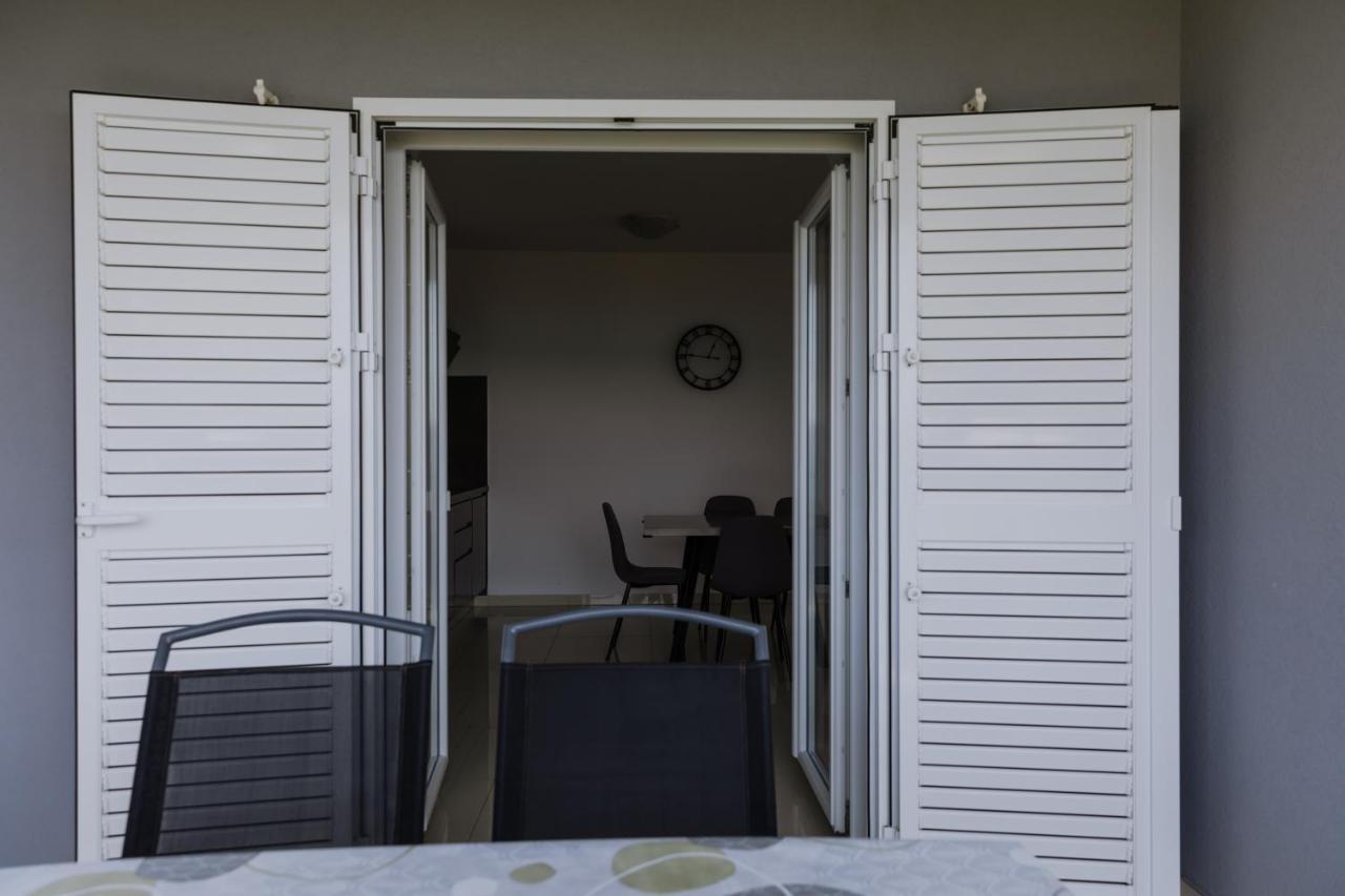 Grey House Zadar Apartment ภายนอก รูปภาพ