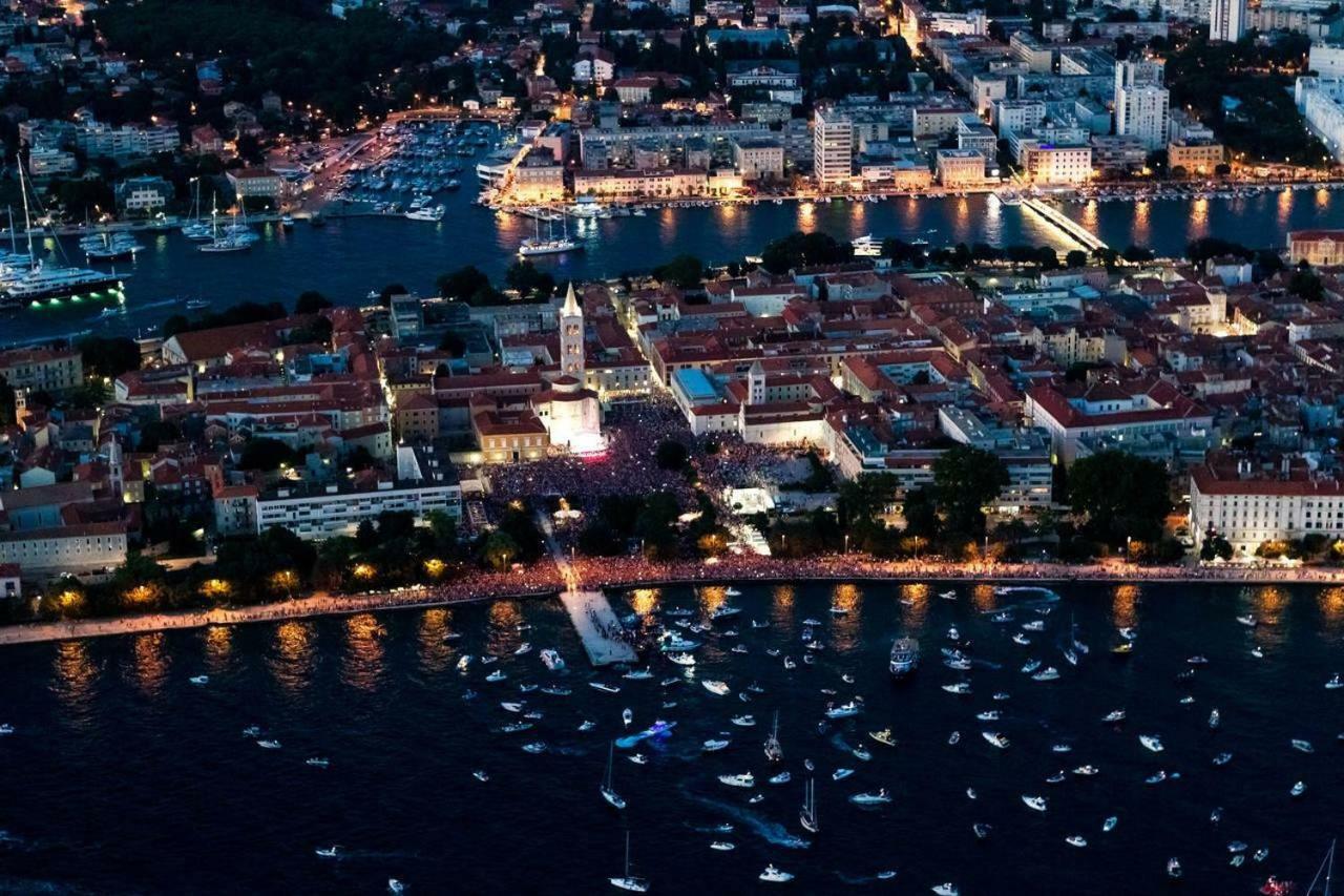 Grey House Zadar Apartment ภายนอก รูปภาพ